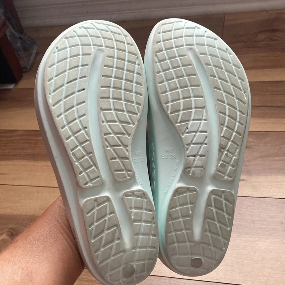 OOFOS Thong Slide Sandals - Picture 8 of 11